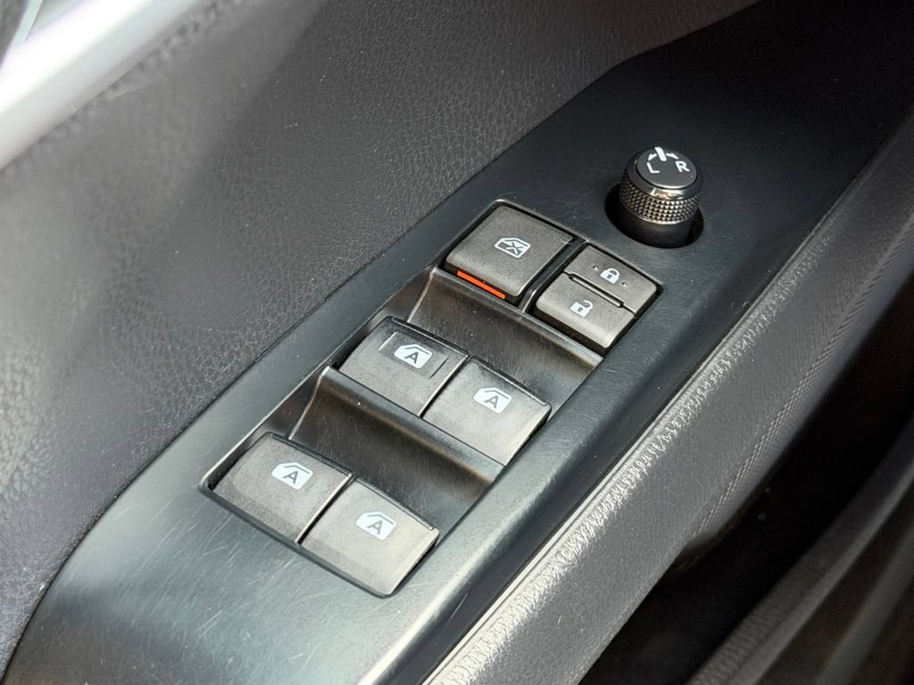 Used 2018 Toyota Camry SE w/ Moonroof Package FWD image 16