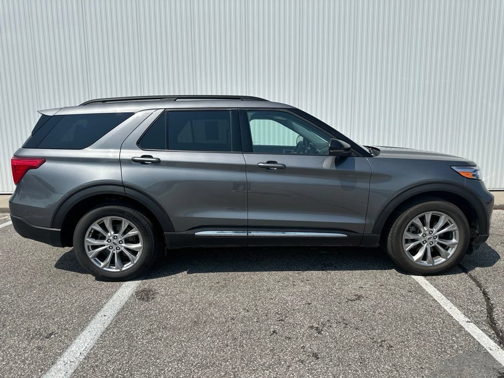 Certified 2024 Ford Explorer XLT w/ Equipment Group 202A AWD/4WD image 9