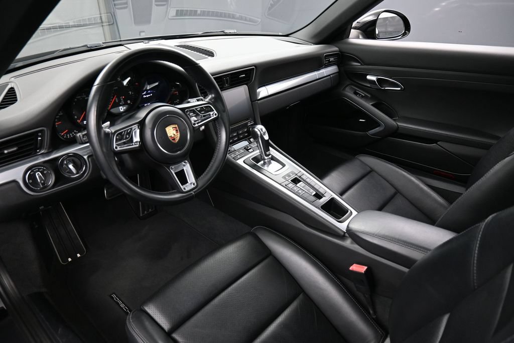 Certified 2017 Porsche 911 Targa 4 AWD/4WD image 4