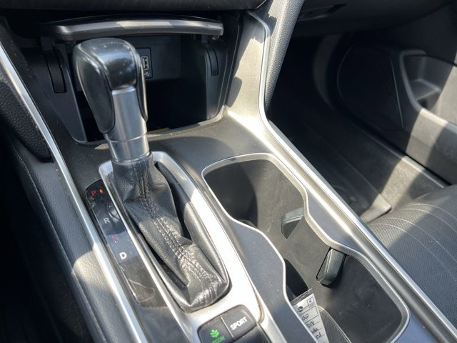 Used 2018 Honda Accord Touring image 16