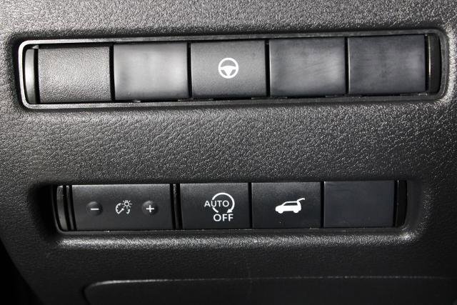 Certified 2025 Nissan Rogue SV image 24