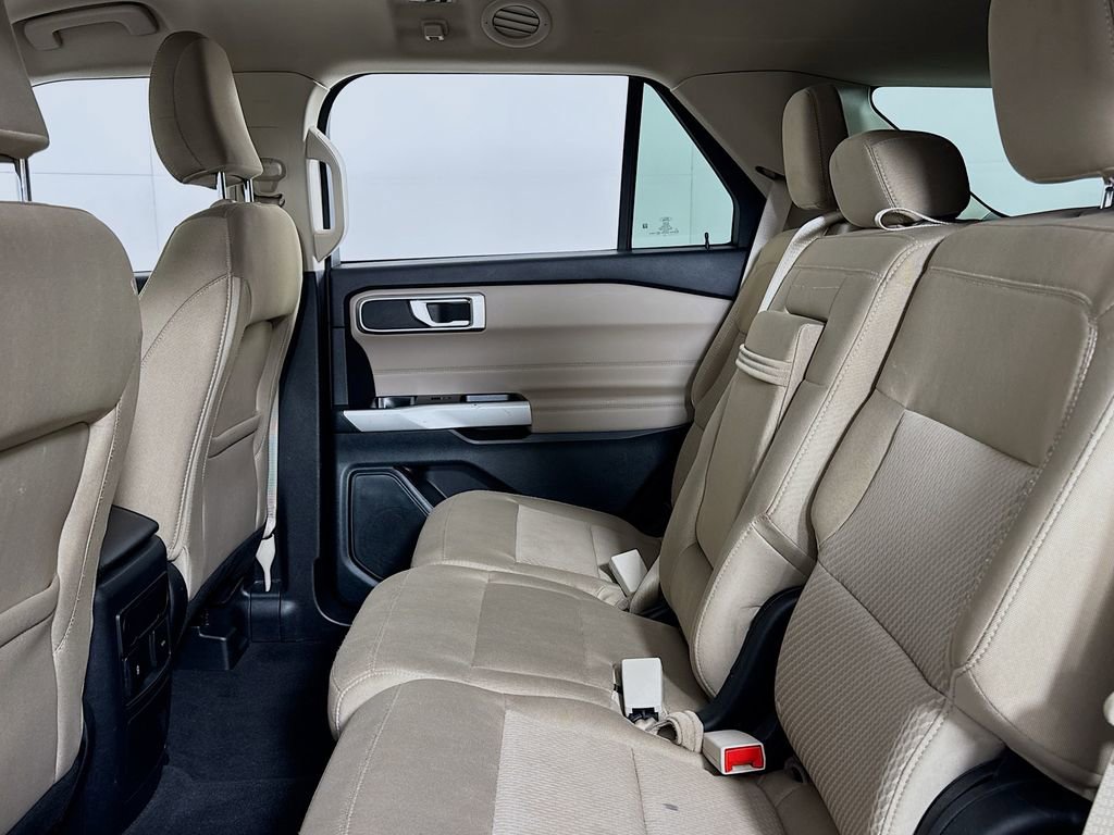 Used 2024 Ford Explorer XLT AWD/4WD image 11