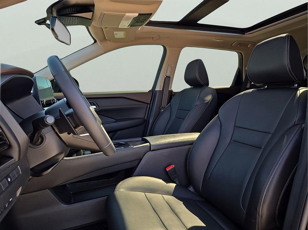 Used 2023 Nissan Rogue SL w/ SL Premium Package image 14