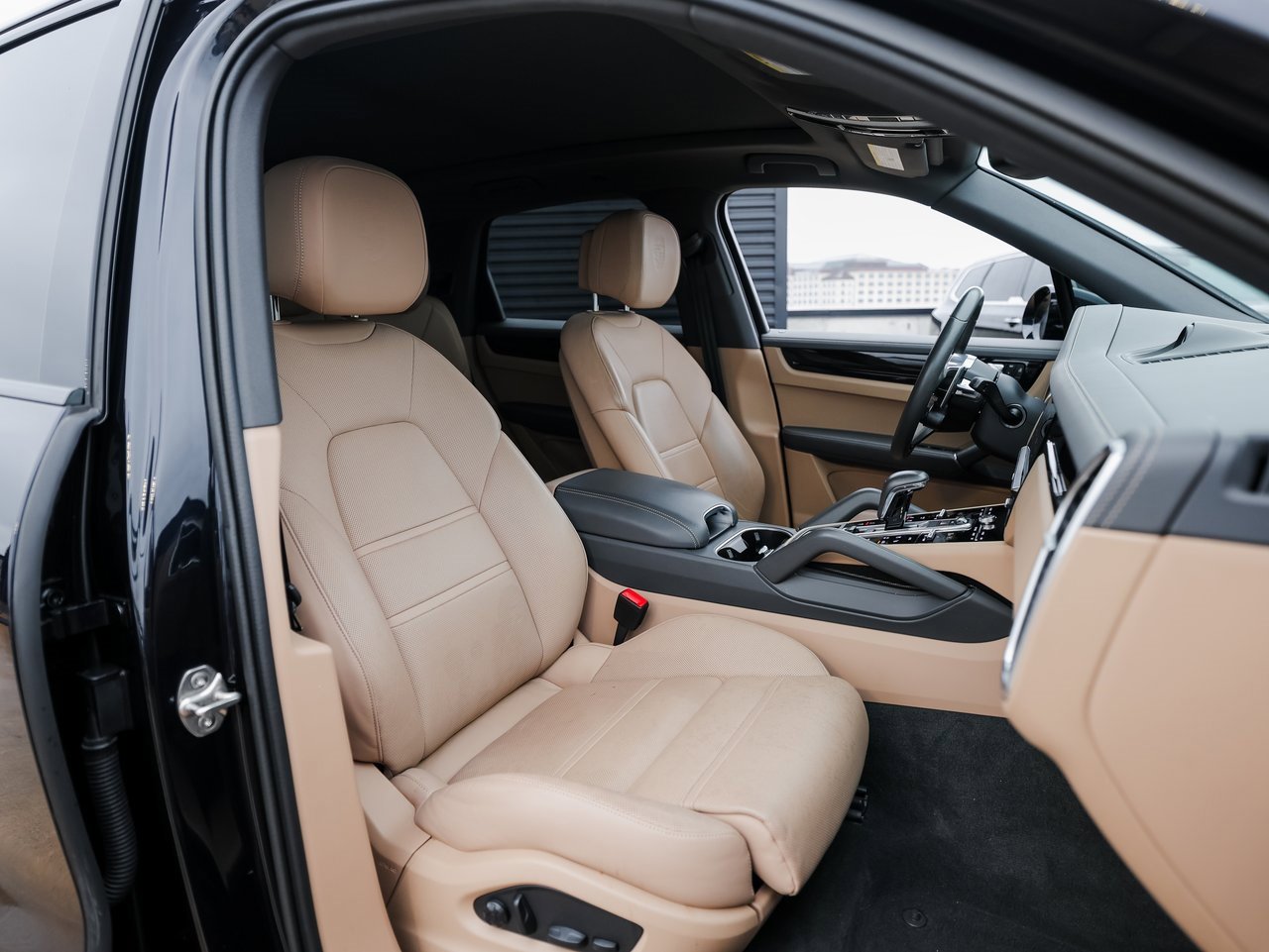 Certified 2022 Porsche Cayenne E-Hybrid image 29