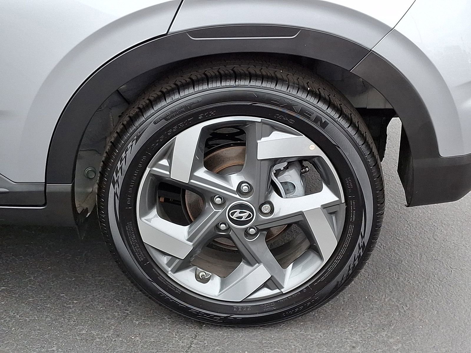 Used 2025 Hyundai Venue SEL image 9