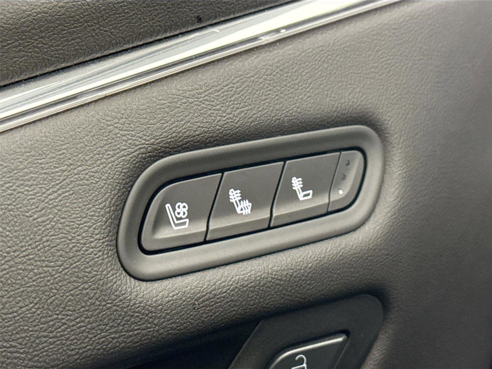 Used 2024 Cadillac Escalade Sport image 7