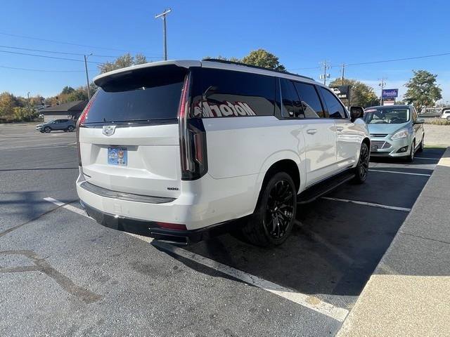 Used 2022 Cadillac Escalade ESV Sport Platinum w/ LPO, ONYX Package image 5