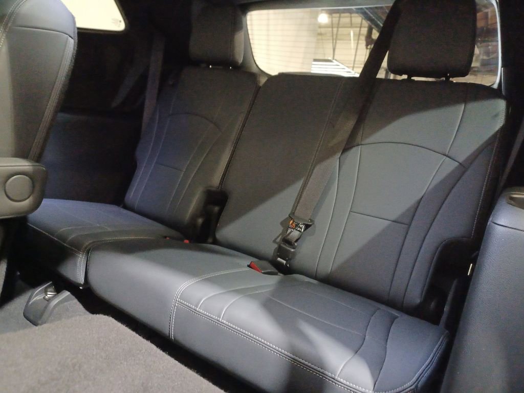 Used 2022 Buick Enclave Essence w/ Experience Buick Package image 25