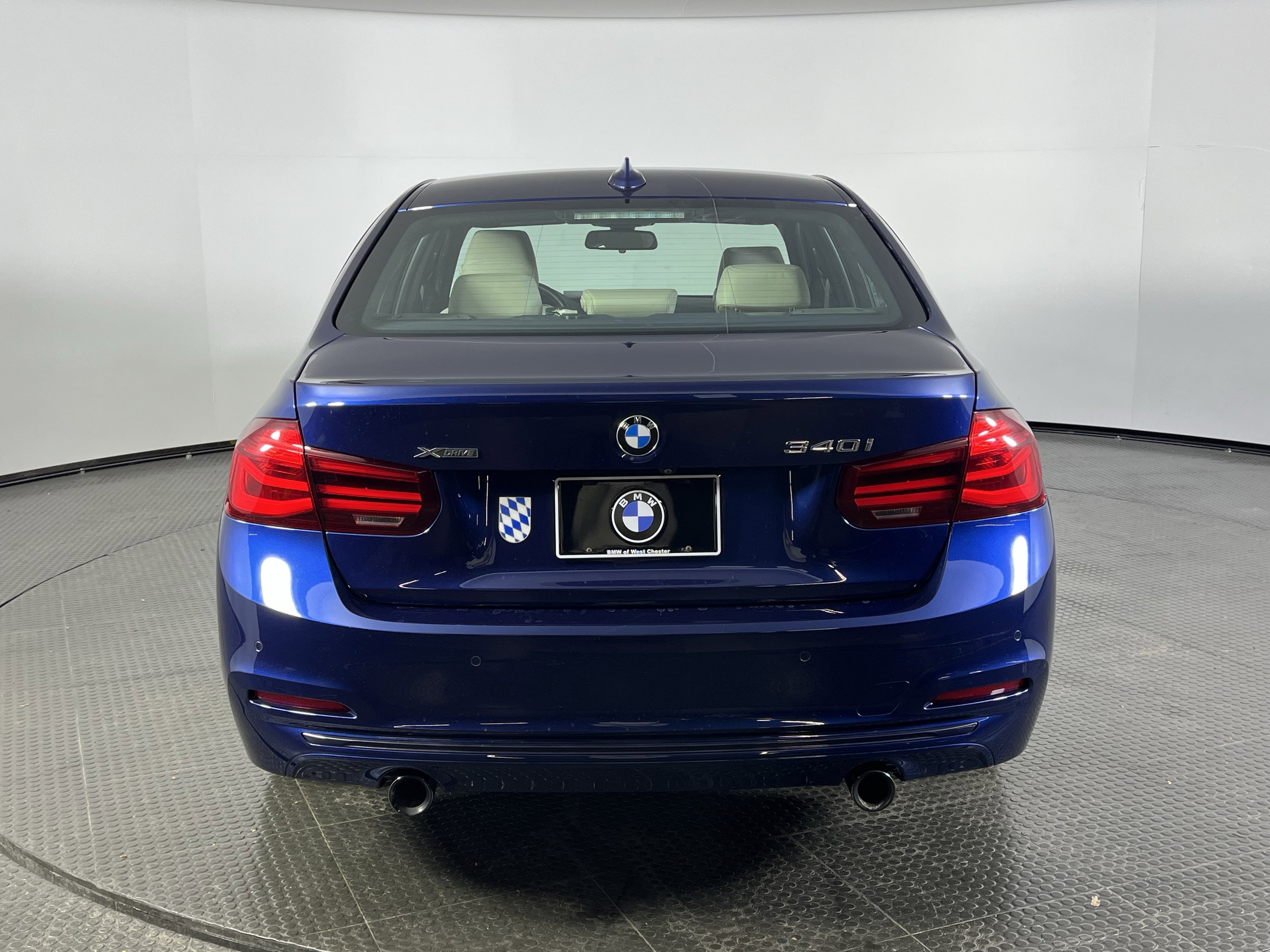 Used 2018 BMW 340i xDrive Sedan w/ Premium Package image 7