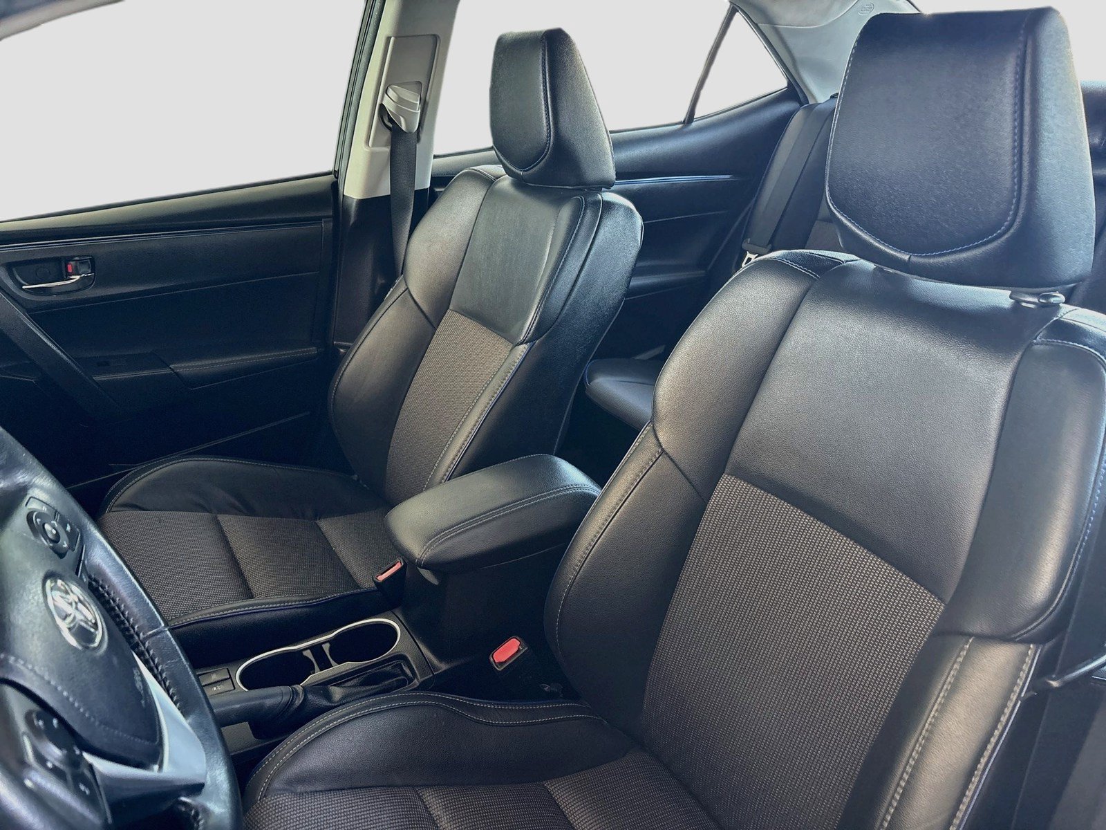 Used 2019 Toyota Corolla SE FWD image 14