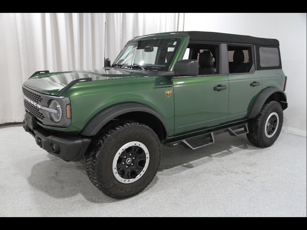 Used 2022 Ford Bronco Badlands w/ Sasquatch Package AWD/4WD image 3