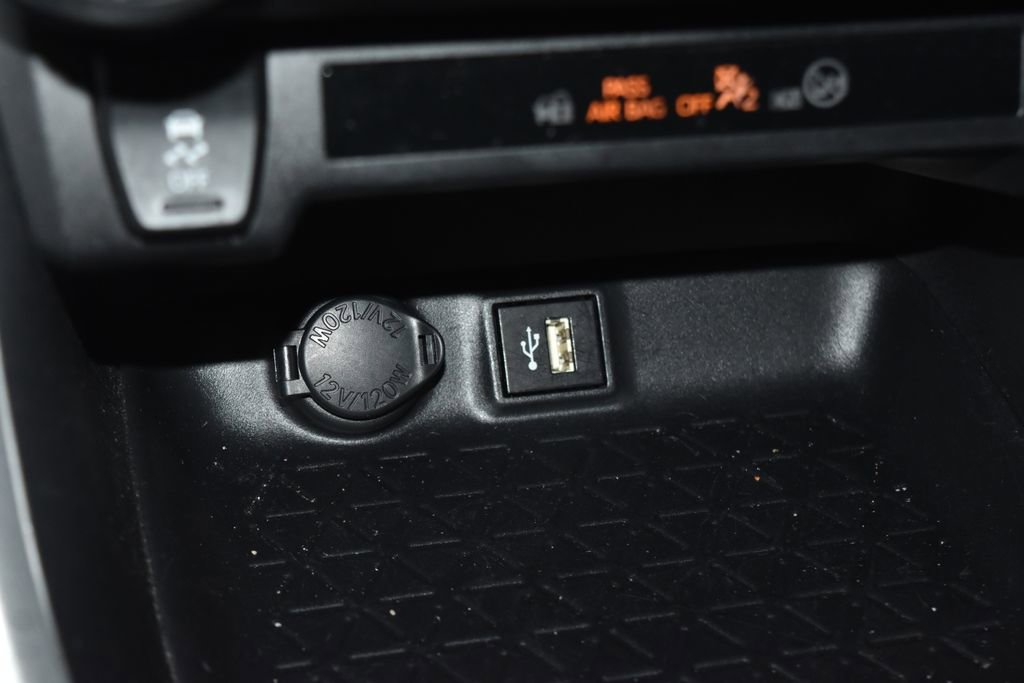 Used 2025 Toyota RAV4 XLE image 13