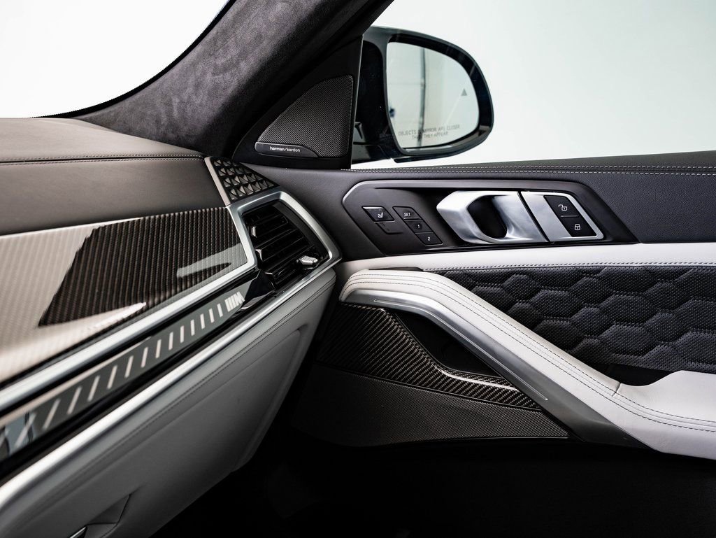 Used 2025 BMW X6 M Competition w/ Executive Package image 39
