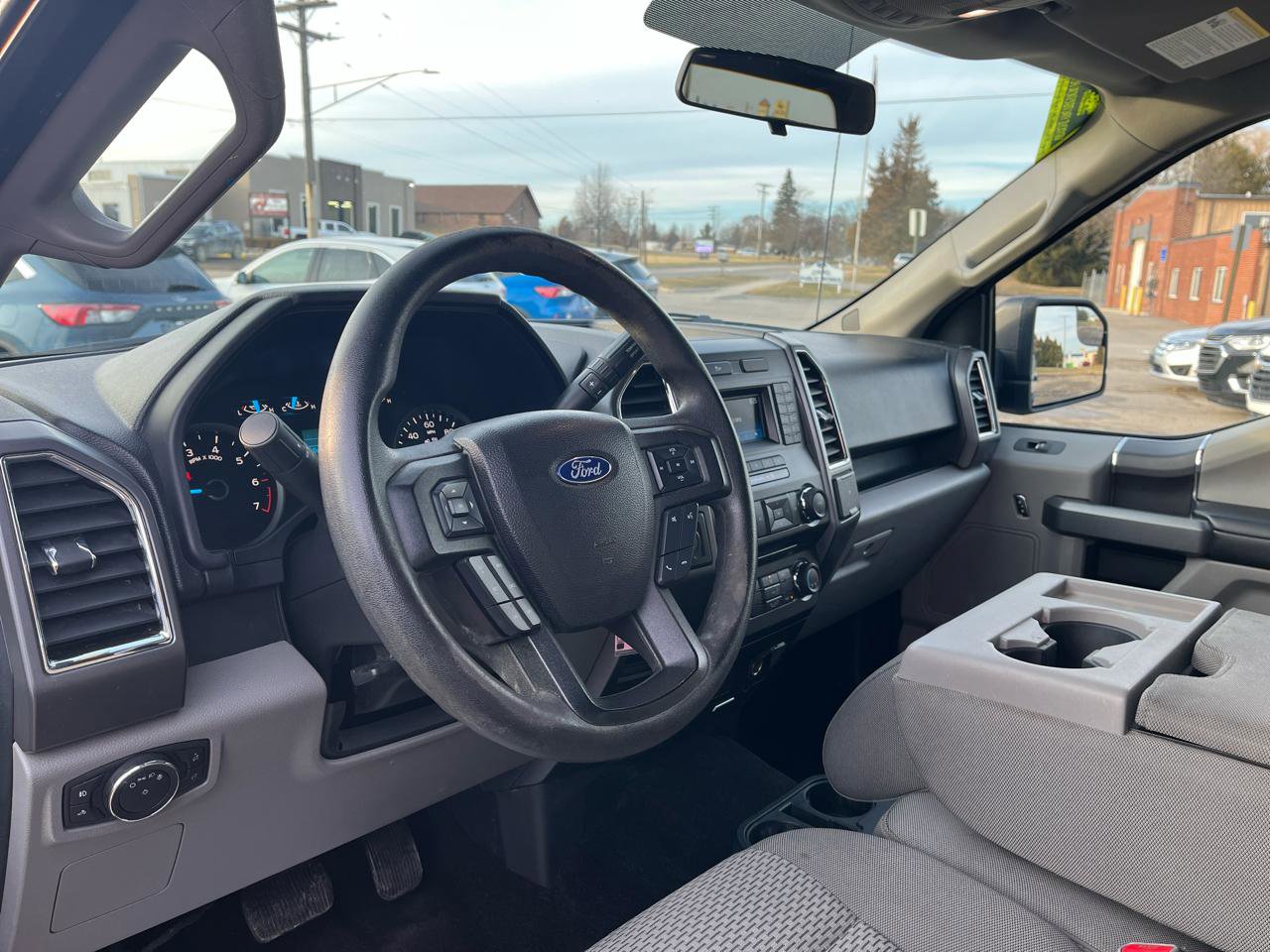 Used 2017 Ford F150 XLT image 9
