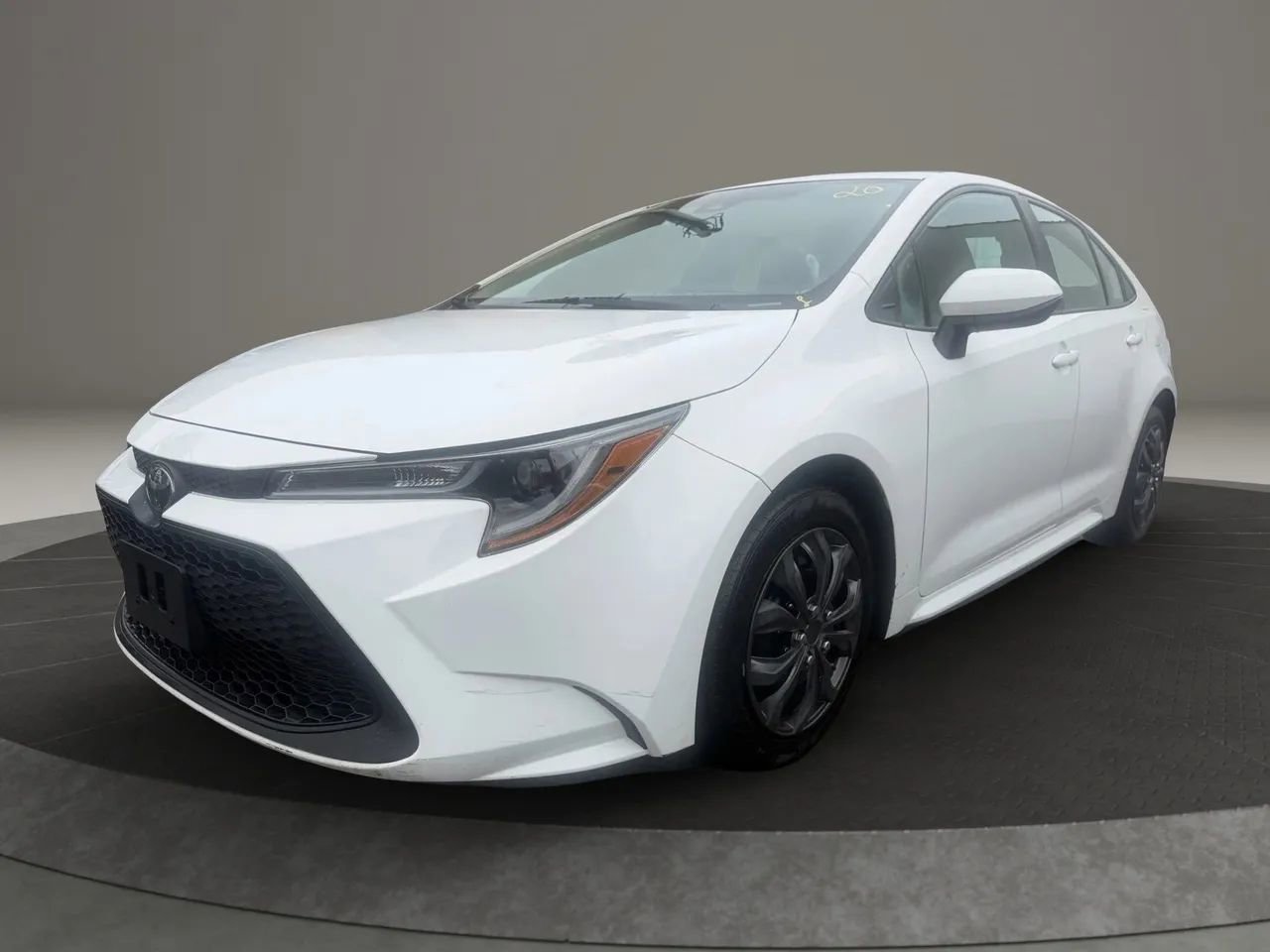 Used 2022 Toyota Corolla LE image 1