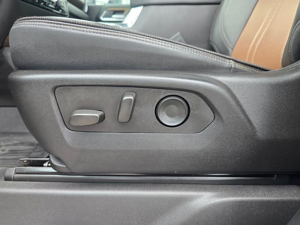 Used 2025 Chevrolet Silverado 2500 High Country w/ High Country Premium Package image 15