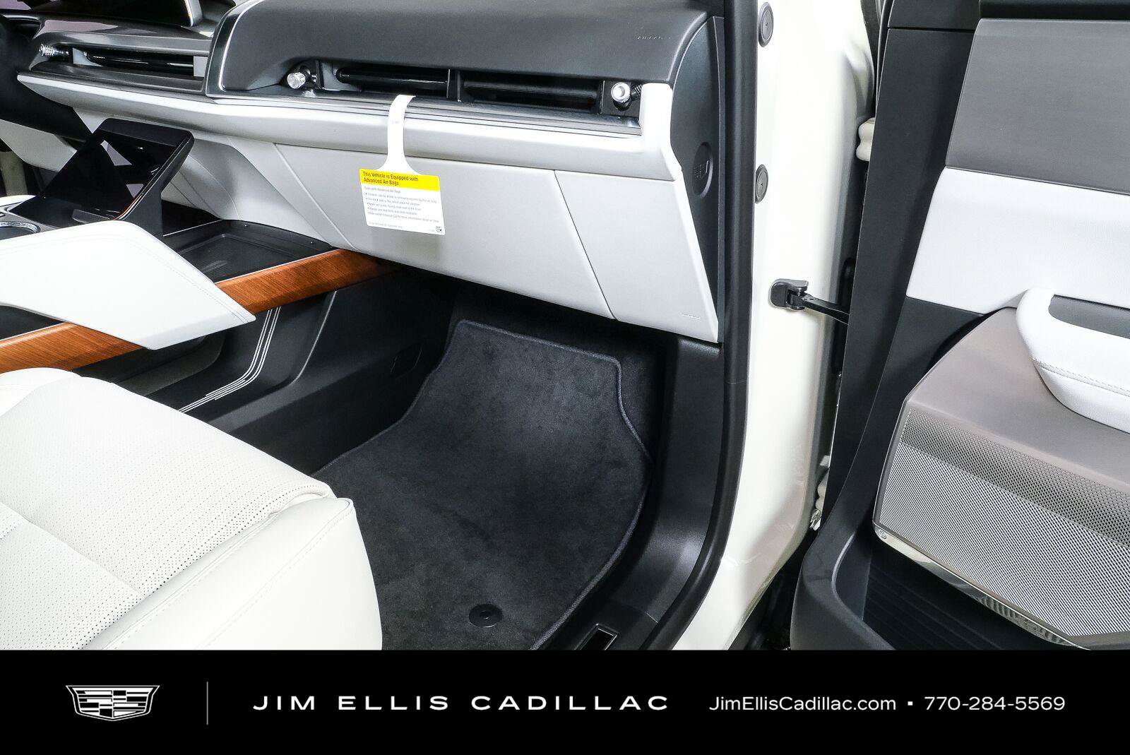 New 2027 Cadillac Vistiq Luxury AWD/4WD image 23