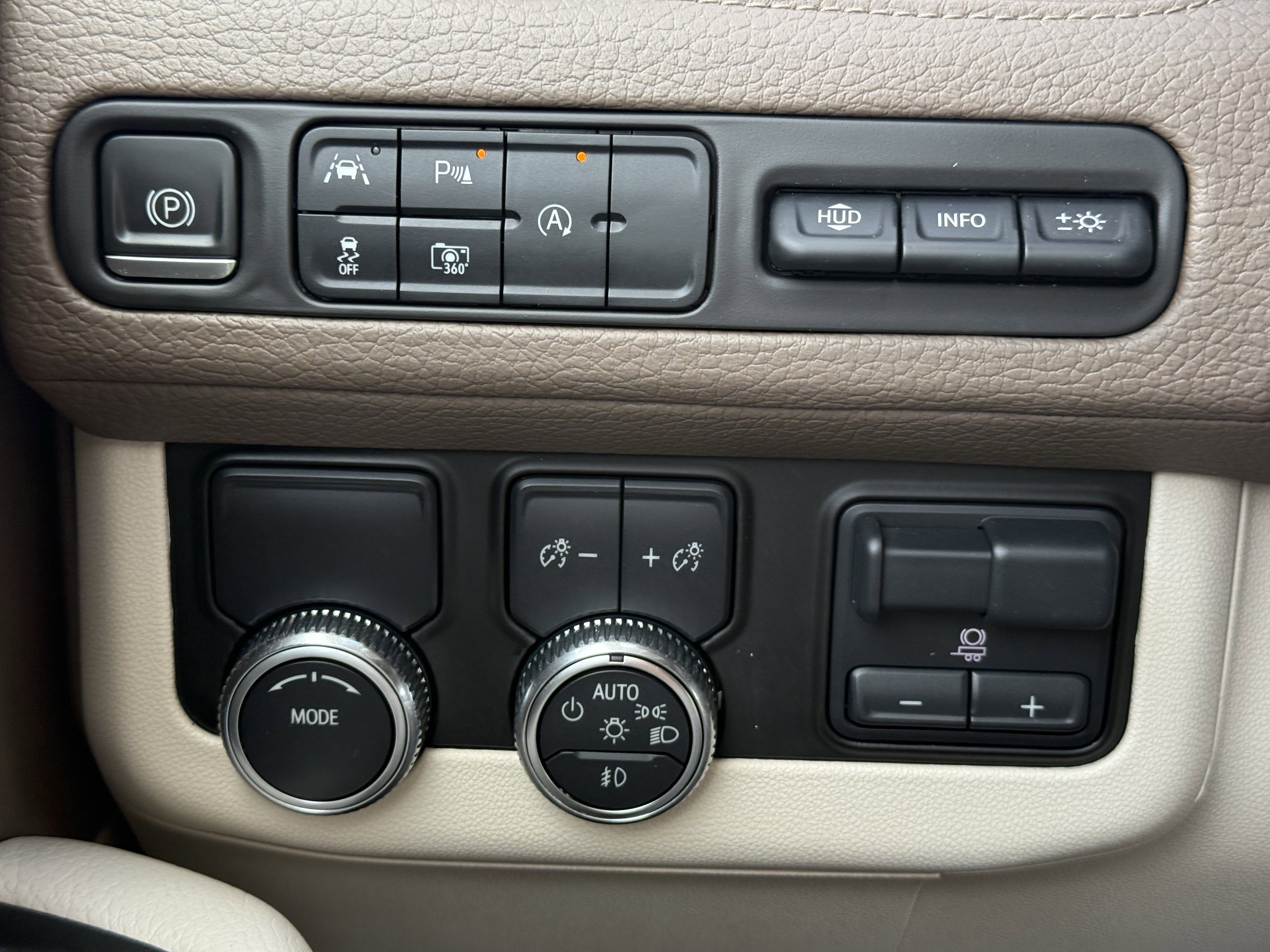 Used 2023 GMC Yukon Denali w/ Max Trailering Package image 24