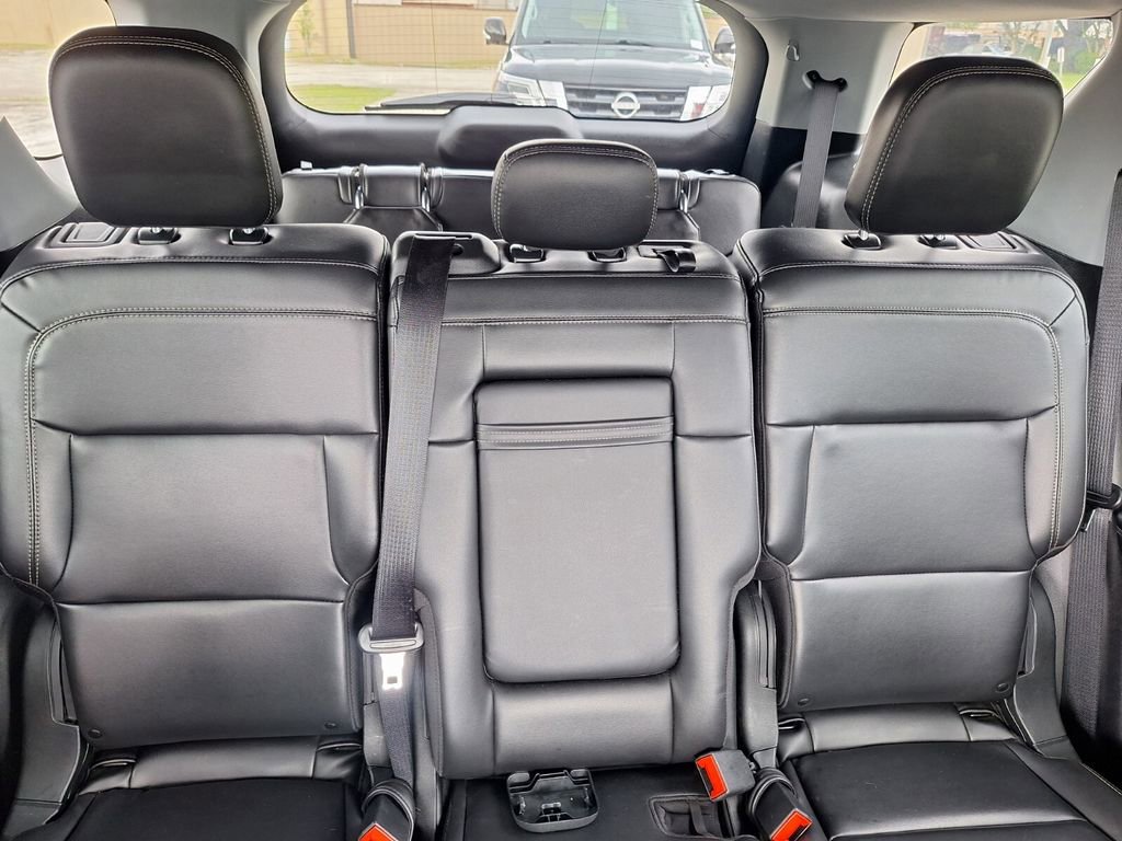 Used 2023 Ford Explorer XLT w/ Equipment Group 202A image 31