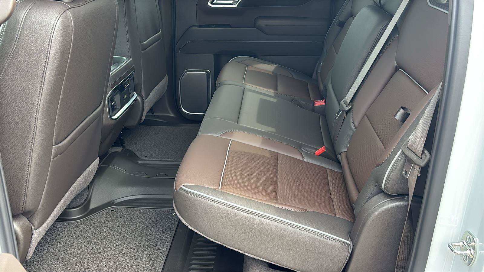 New 2026 GMC Sierra 1500 Denali AWD/4WD image 17
