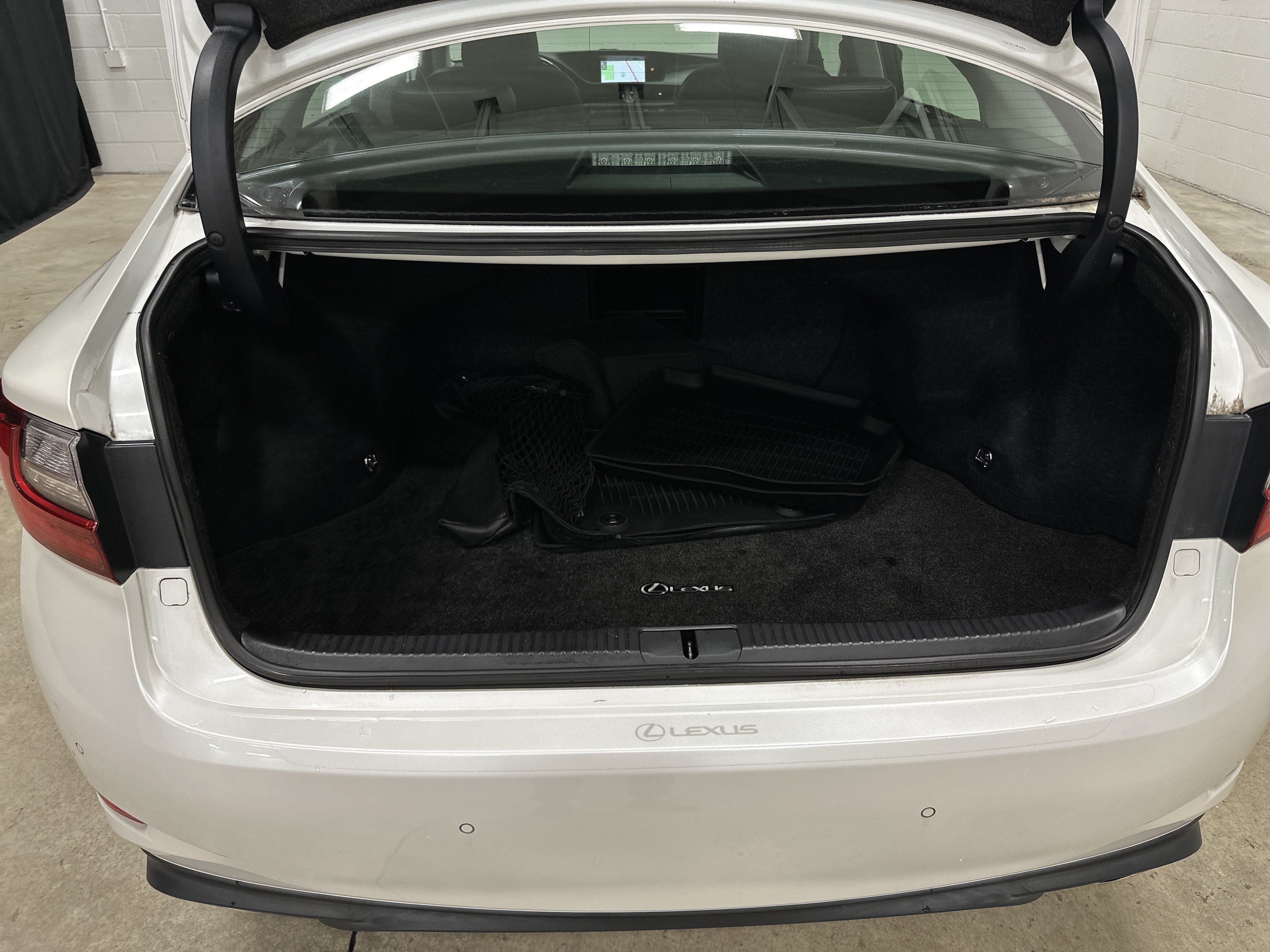 Used 2018 Lexus ES 350 w/ Navigation System Package FWD image 32