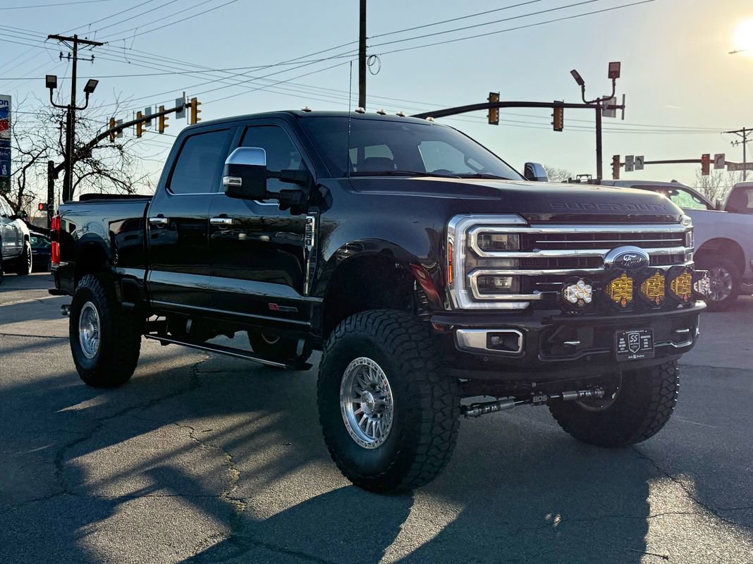 Used 2024 Ford F350 Limited w/ FX4 Off-Road Package image 5