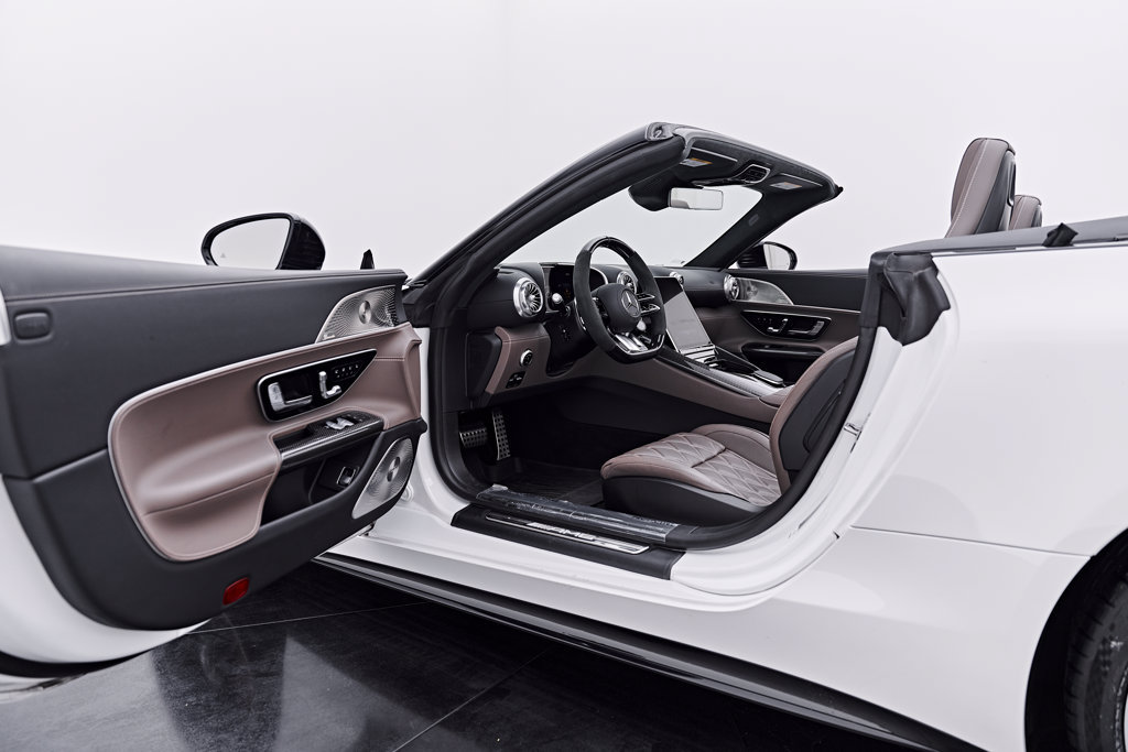 Used 2025 Mercedes-Benz SL 63 AMG 4MATIC image 37