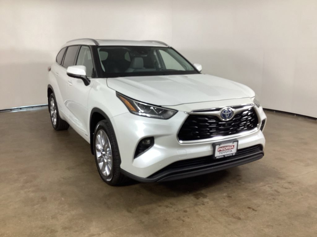 Used 2022 Toyota Highlander Limited AWD/4WD image 3