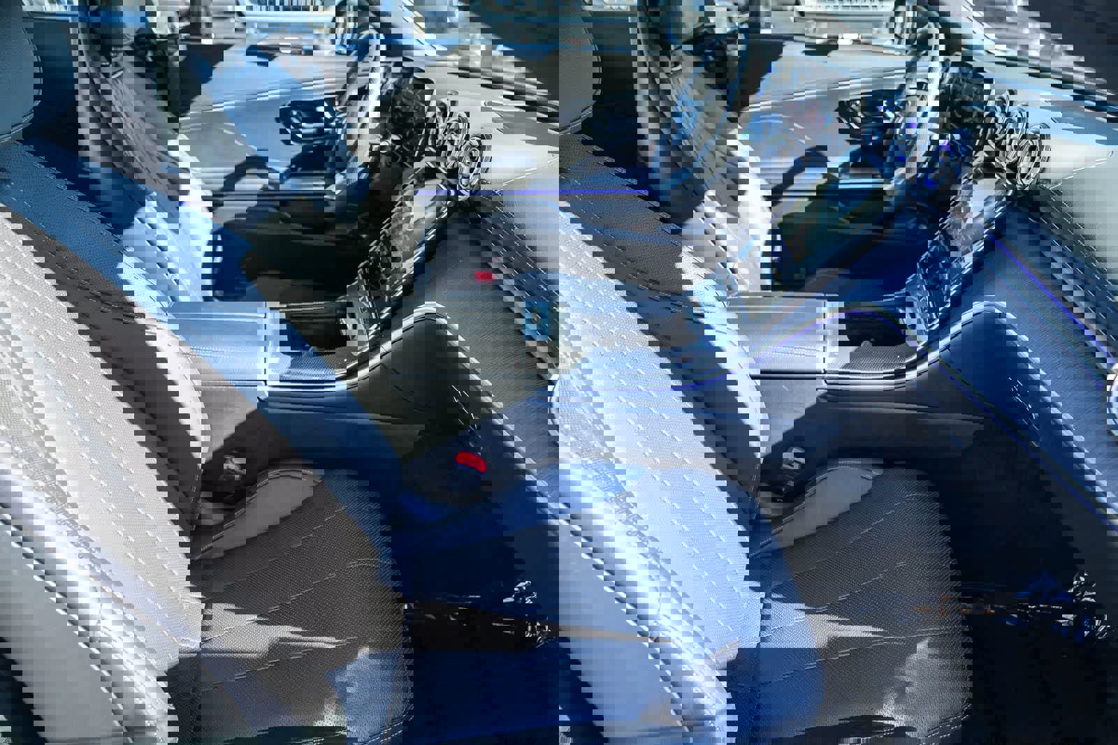 Used 2025 Mercedes-Benz CLE 300 4MATIC Coupe image 13