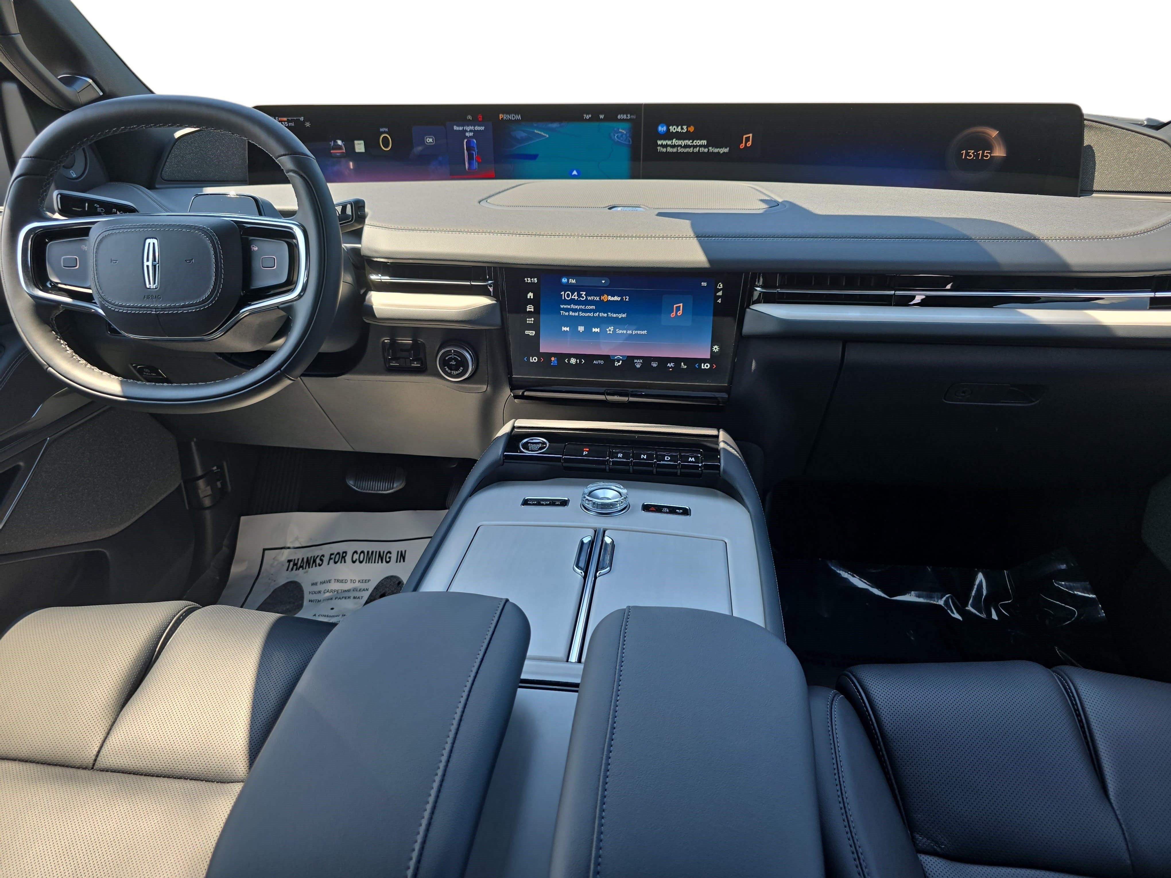 New 2027 Lincoln Navigator Reserve w/ Jet Appearance Package AWD/4WD image 9