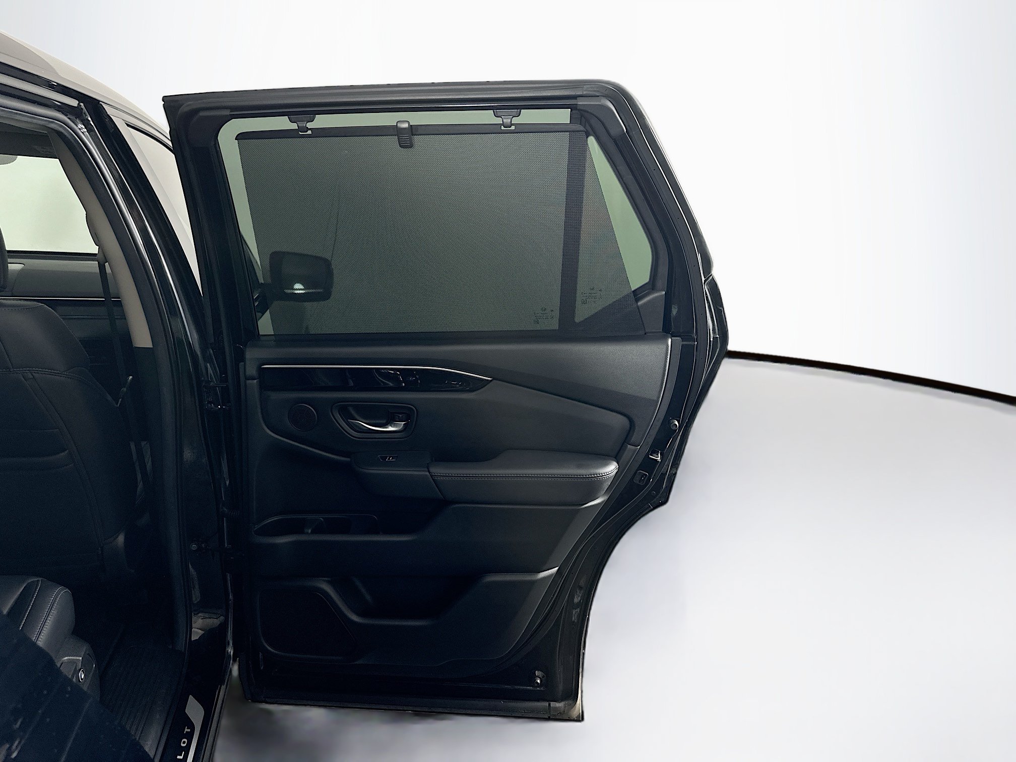 Used 2025 Honda Pilot EX-L image 32