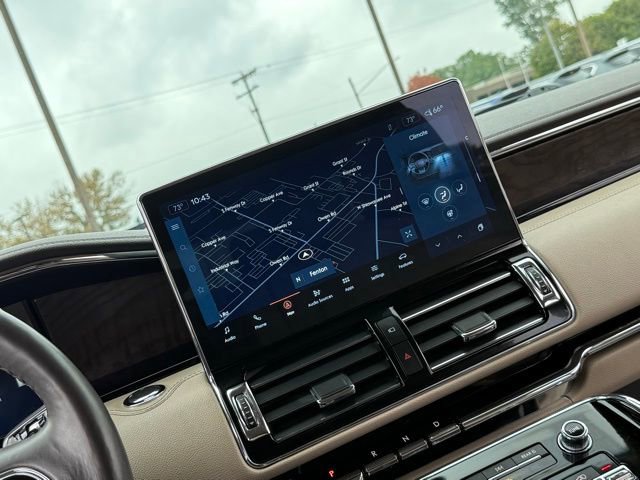 Used 2024 Lincoln Navigator Premiere image 4
