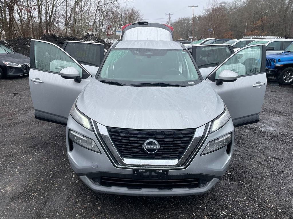 Used 2023 Nissan Rogue SV image 29