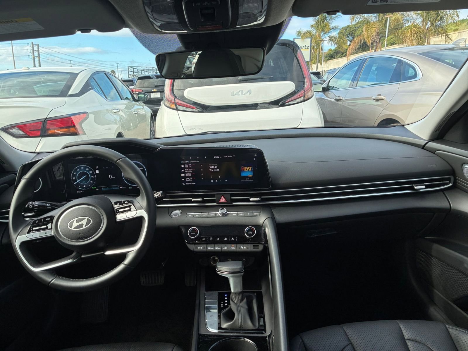Used 2025 Hyundai Elantra Limited FWD image 35