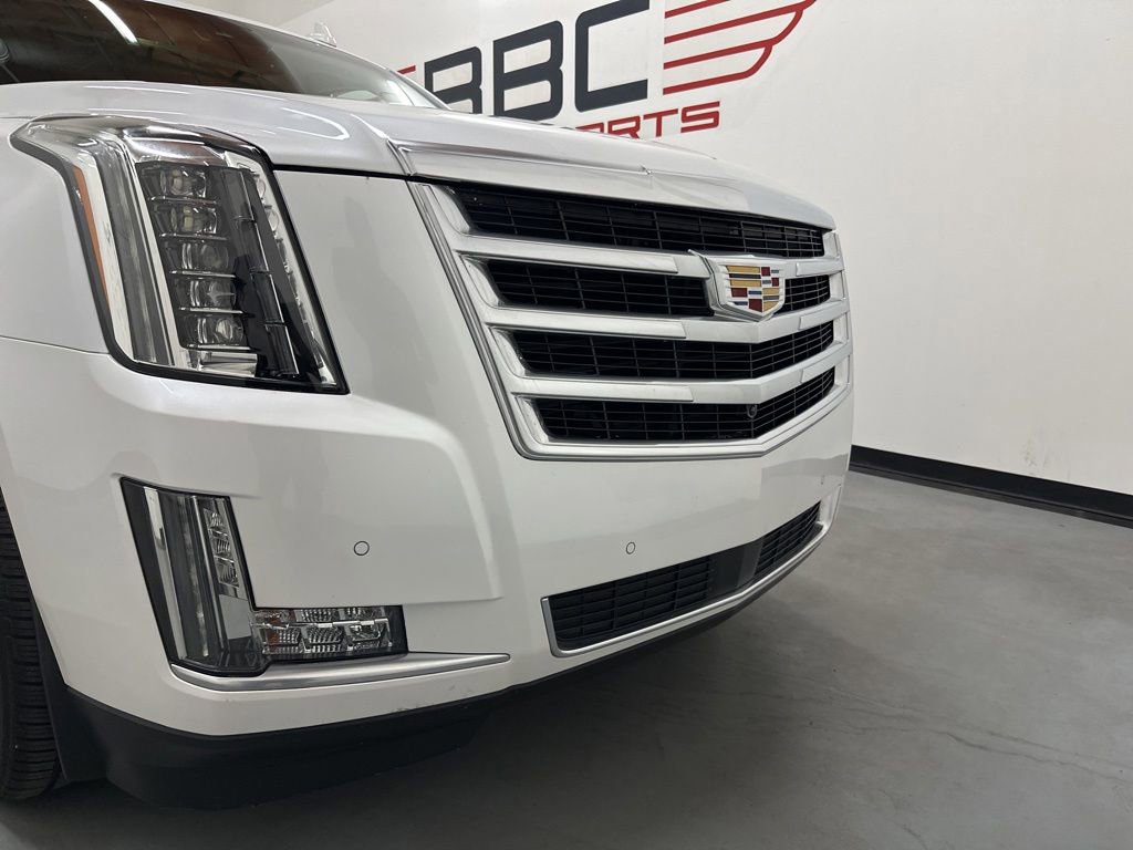 Used 2016 Cadillac Escalade Premium RWD image 2