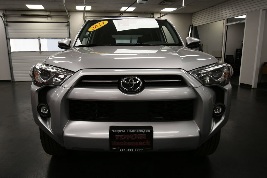 Certified 2024 Toyota 4Runner SR5 Premium image 2