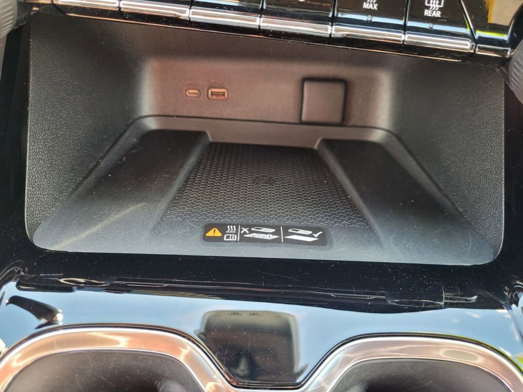 Certified 2025 Chevrolet Traverse LT FWD image 28