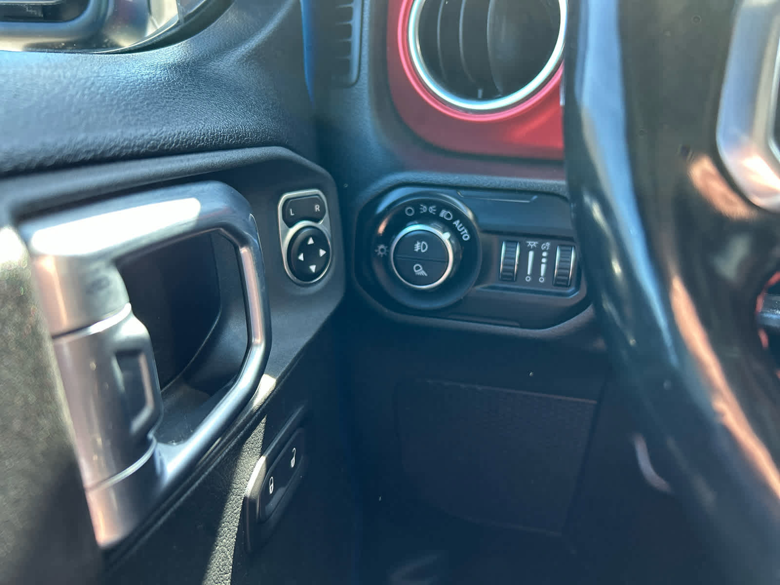 Used 2021 Jeep Gladiator Rubicon image 25