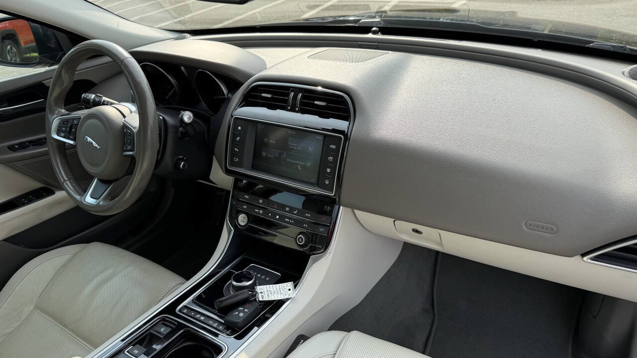 Used 2018 Jaguar XE Prestige RWD image 16