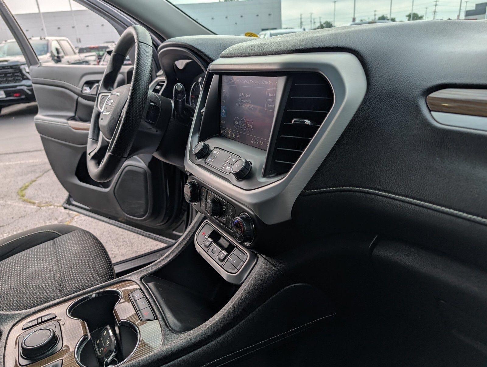 Used 2023 GMC Acadia SLE w/ Driver Convenience Package AWD/4WD image 24