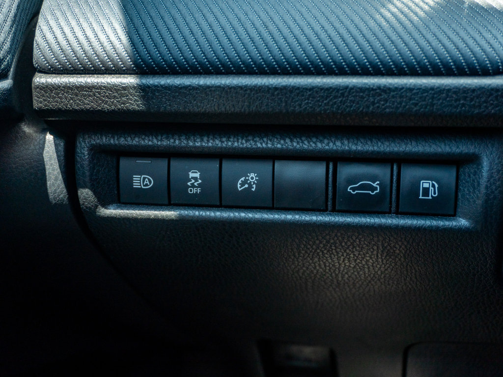 Used 2025 Toyota Camry SE w/ Convenience Package FWD image 27