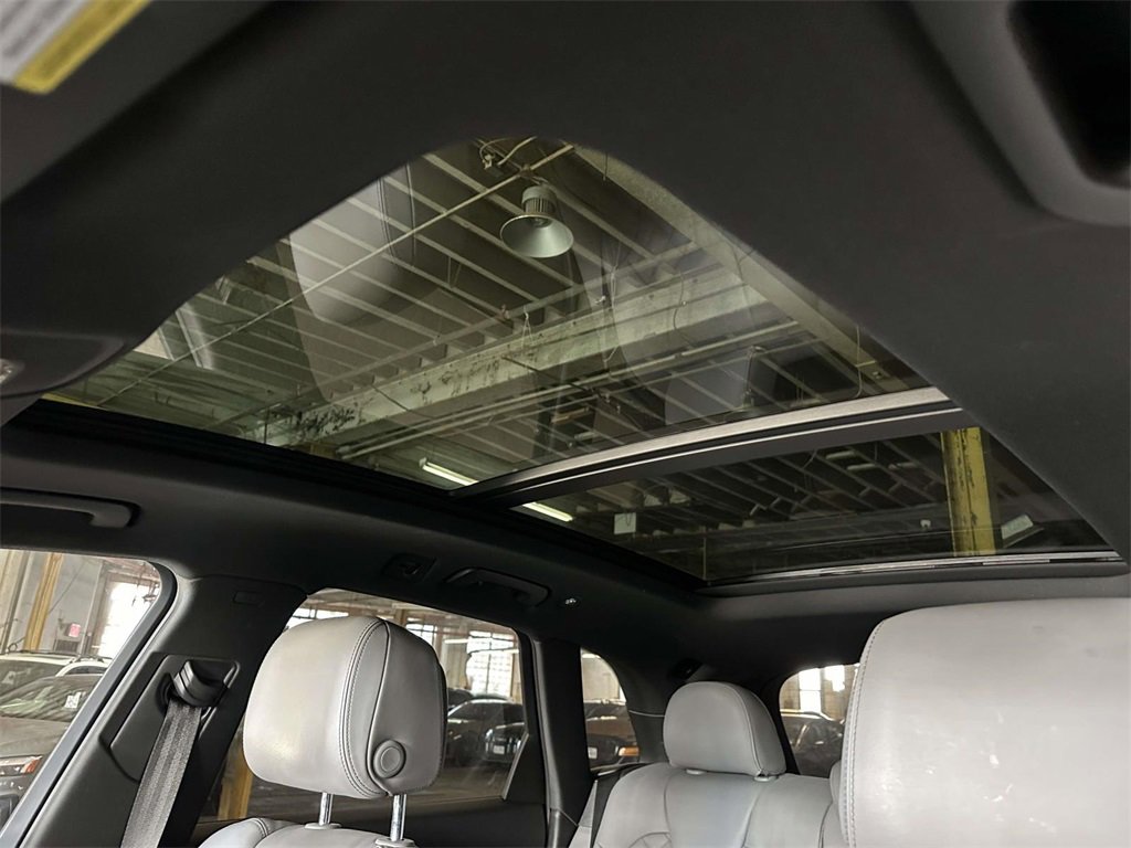Used 2022 Audi SQ5 Prestige w/ Prestige Package image 21