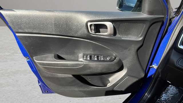Used 2025 Hyundai Venue SEL FWD image 17
