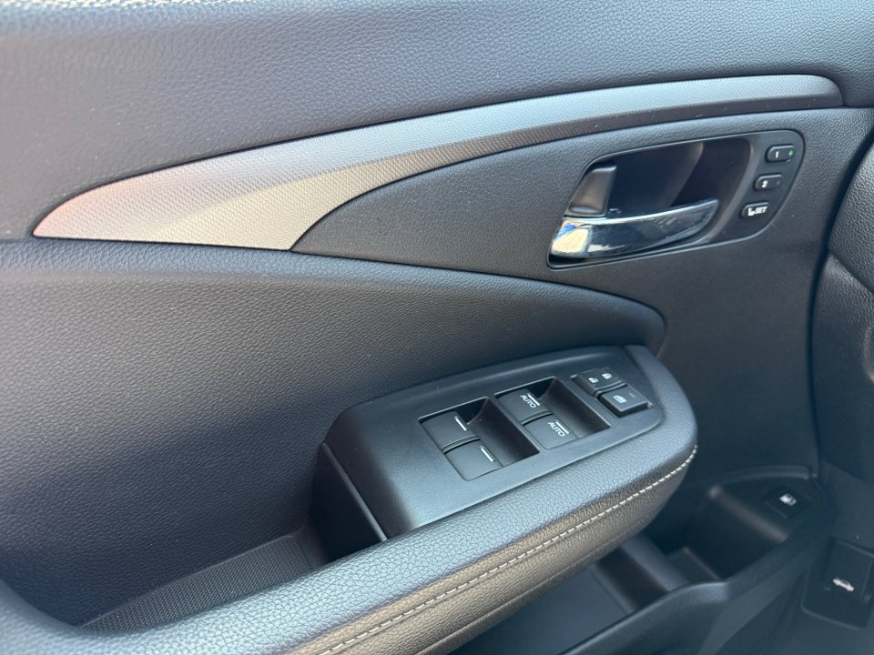 Certified 2025 Honda Ridgeline RTL image 36