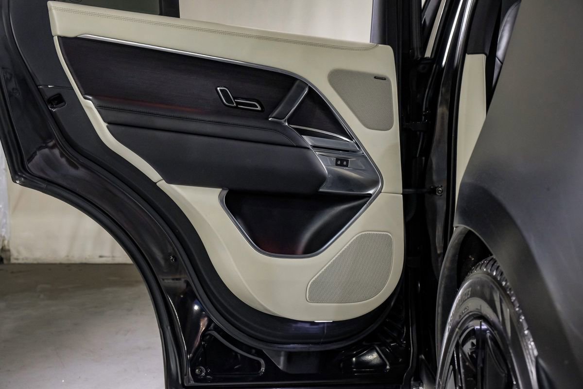 Used 2023 Land Rover Range Rover SE image 36