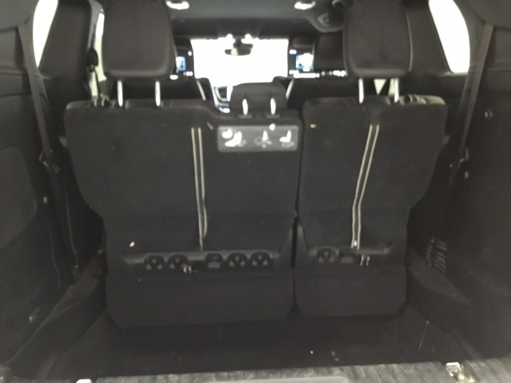 Used 2021 Chrysler Pacifica Touring-L w/ Uconnect Theater Family Group AWD/4WD image 16