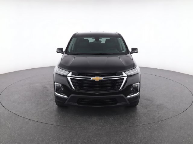 Used 2023 Chevrolet Traverse LS w/ Safety Package FWD image 5