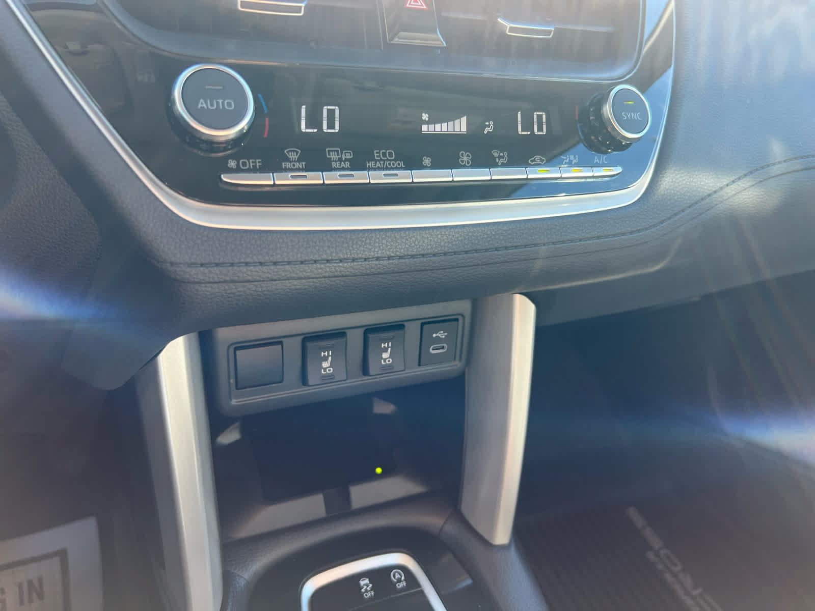 Used 2024 Toyota Corolla Cross XLE AWD/4WD image 20