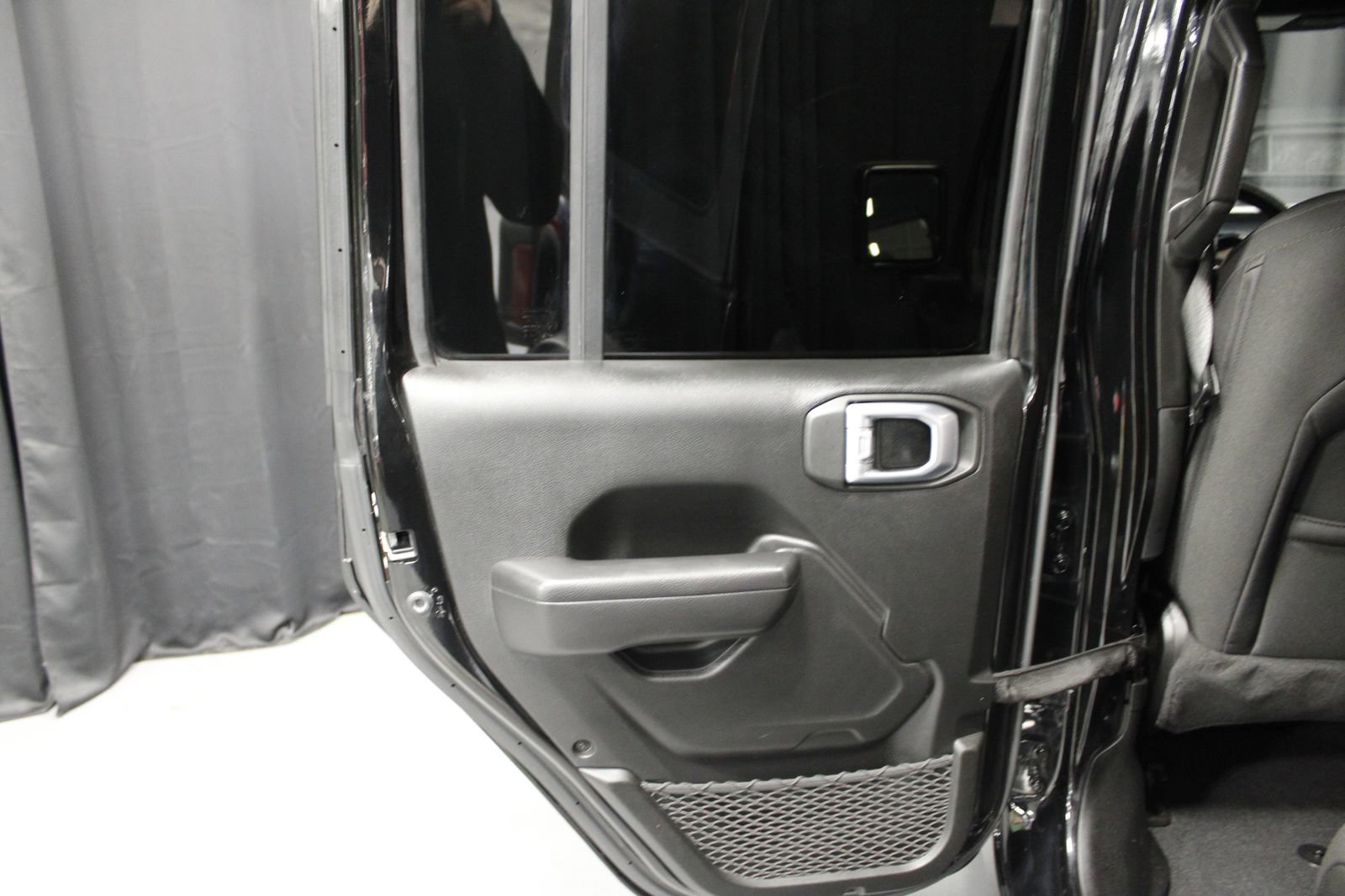 Used 2022 Jeep Wrangler Unlimited Sport AWD/4WD image 25