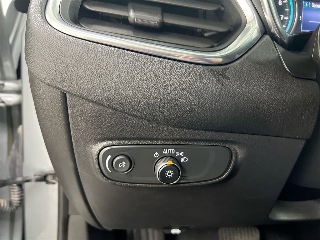 Used 2023 Chevrolet Equinox LT w/ Driver Convenience Package image 17